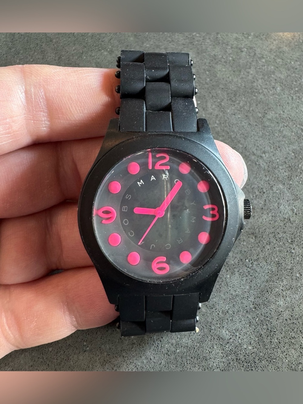 Marc By Marc Jacobs Womens Pelly Watch Silicone Band Black Pink Logo Lux F1123